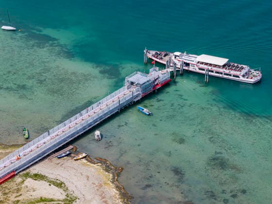 Schiffsanleger im Hafen Mannenbach im Kanton Thurgau. Der Bodenseee hat nach einem niederschlagsarmen Sommer einen niedrigen Wasserspiegel. 27.08.2026, Mannenbach-Salenstein, Kanton Thurgau, Schweiz