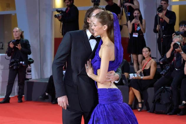 Brooklyn Beckham mit Ehefrau Nicola Peltz bei der Premiere des Kinofilms SuccederÃ questa notte auf der Biennale di Venezia 2023 83. Internationale Filmfestspiele von Venedig im Palazzo del Cinema. Venedig, 05.09.2026