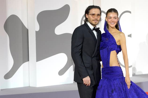 Brooklyn Beckham mit Ehefrau Nicola Peltz bei der Premiere des Kinofilms SuccederÃ questa notte auf der Biennale di Venezia 2023 83. Internationale Filmfestspiele von Venedig im Palazzo del Cinema. Venedig, 05.09.2026