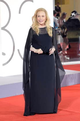 Faye Dunaway bei der Premiere des Dokumentarfilms Oasis: Don t Look Back in Anger auf der Biennale di Venezia 2023 83. Internationale Filmfestspiele von Venedig im Palazzo del Cinema. Venedig, 05.09.2026