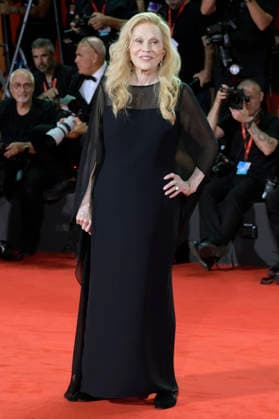 Faye Dunaway bei der Premiere des Dokumentarfilms Oasis: Don t Look Back in Anger auf der Biennale di Venezia 2023 83. Internationale Filmfestspiele von Venedig im Palazzo del Cinema. Venedig, 05.09.2026