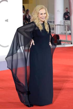Faye Dunaway bei der Premiere des Dokumentarfilms Oasis: Don t Look Back in Anger auf der Biennale di Venezia 2023 83. Internationale Filmfestspiele von Venedig im Palazzo del Cinema. Venedig, 05.09.2026