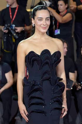 Claudia Salas bei der Premiere des Dokumentarfilms Oasis: Don t Look Back in Anger auf der Biennale di Venezia 2023 83. Internationale Filmfestspiele von Venedig im Palazzo del Cinema. Venedig, 05.09.2026