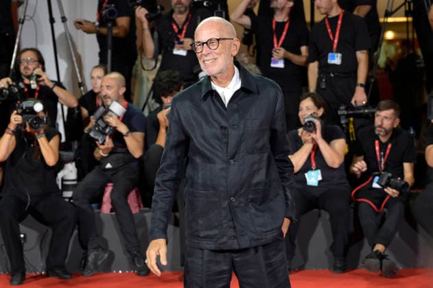 Gabriele Salvatores bei der Premiere des Dokumentarfilms Oasis: Don t Look Back in Anger auf der Biennale di Venezia 2023 83. Internationale Filmfestspiele von Venedig im Palazzo del Cinema. Venedig, 05.09.2026