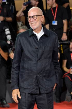 Gabriele Salvatores bei der Premiere des Dokumentarfilms Oasis: Don t Look Back in Anger auf der Biennale di Venezia 2023 83. Internationale Filmfestspiele von Venedig im Palazzo del Cinema. Venedig, 05.09.2026