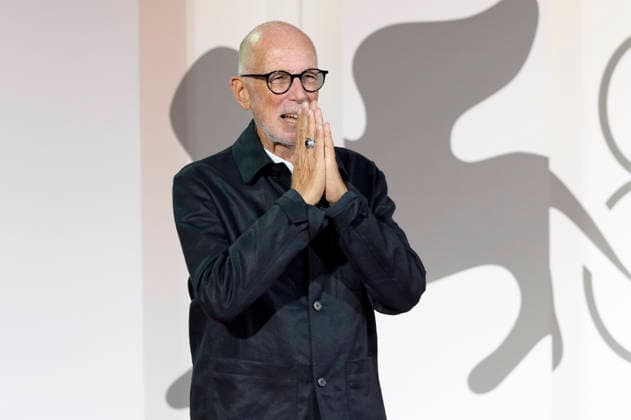 Gabriele Salvatores bei der Premiere des Dokumentarfilms Oasis: Don t Look Back in Anger auf der Biennale di Venezia 2023 83. Internationale Filmfestspiele von Venedig im Palazzo del Cinema. Venedig, 05.09.2026