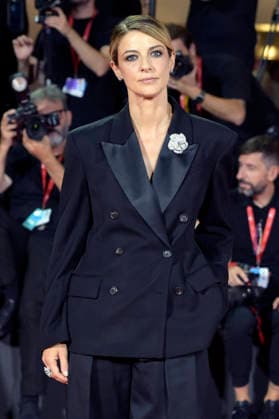Barbara Ronchi bei der Premiere des Dokumentarfilms Oasis: Don t Look Back in Anger auf der Biennale di Venezia 2023 83. Internationale Filmfestspiele von Venedig im Palazzo del Cinema. Venedig, 05.09.2026