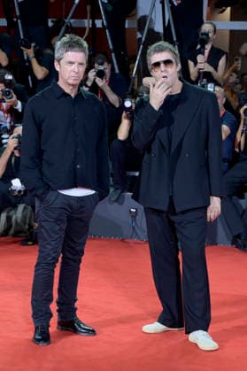 Noel Gallagher und Liam Gallagher bei der Premiere des Dokumentarfilms Oasis: Don t Look Back in Anger auf der Biennale di Venezia 2023 83. Internationale Filmfestspiele von Venedig im Palazzo del Cinema. Venedig, 05.09.2026
