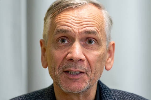 Literatur Kunst Kultur 05.09.2025 Potsdam Villa Quandt Brandenburgisches Literaturbüro Potsdamer Lyriknacht Lutz Seiler Lutz Reinhard Seiler ist ein deutscher Schriftsteller. Er trat zunächst vor allem als Lyriker hervor. Für seinen Debütroman Kruso wurde er 2014 mit dem Deutschen Buchpreis ausgezeichnet. 2020 erhielt er den Preis der Leipziger Buchmesse für seinen Roman Stern 111. 2023 erhielt er den Georg-Büchner-Preis. Potsdam Brandenburg GER