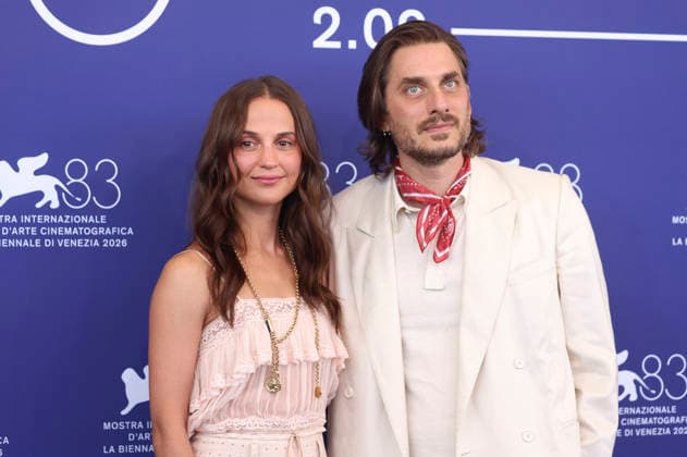 Alicia Vikander und Luca Marinelli beim Photocall zum Kinofilm The Echo Chamber auf der Biennale di Venezia 2026 83. Internationale Filmfestspiele von Venedig im Palazzo del Casino. Venedig, 06.09.2026