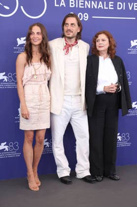 Alicia Vikander, Luca Marinelli und Susan Sarandon beim Photocall zum Kinofilm The Echo Chamber auf der Biennale di Venezia 2026 83. Internationale Filmfestspiele von Venedig im Palazzo del Casino. Venedig, 06.09.2026