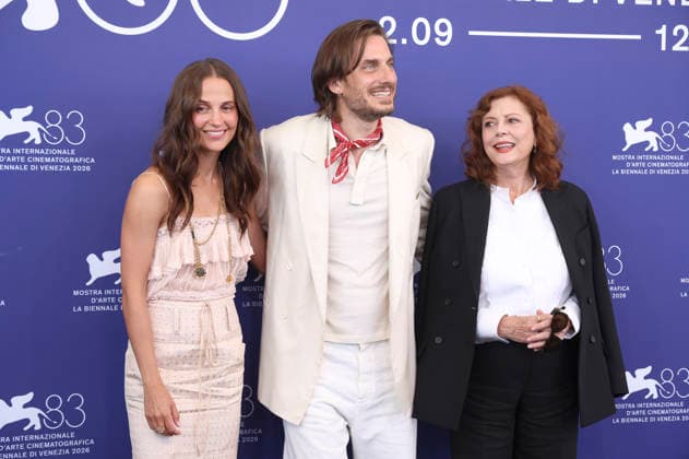 Alicia Vikander, Luca Marinelli und Susan Sarandon beim Photocall zum Kinofilm The Echo Chamber auf der Biennale di Venezia 2026 83. Internationale Filmfestspiele von Venedig im Palazzo del Casino. Venedig, 06.09.2026