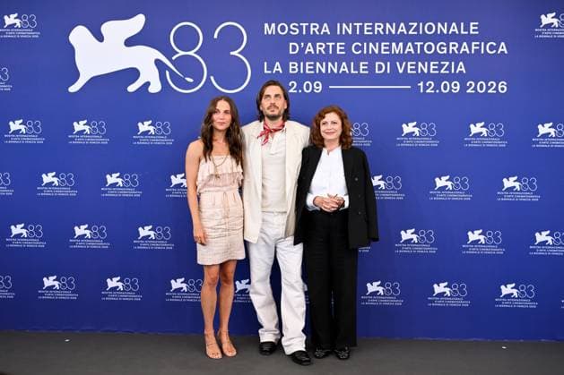 September 6, 2026, Venice, Rome, Italy: Alicia Vikander, Luca Marinelli, and Susan Sarandon during the photocall for Echo Chamber, the 83rd Venice Film Festival. Venice, September 6, 2026 Venice Italy  - ZUMAa289 20260906_zia_a289_212 Copyright: xMariaxLauraxAntonellix xAgfx