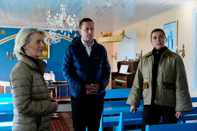 Prime Minister Mette Frederiksen and Ursula von der Leyen are in Greenland Prime Minister Mette Frederiksen, Greenland s government leader Jens-Frederik Nielsen, and President of the European Commission Ursula von der Leyen visit Greenland on Sunday, September 6, 2026. Visit to Qoornoq, which is an abandoned settlement on the island of Qaarusuup Nunaa, also called Bear Island . The settlement s houses today primarily function as summer houses. (Photo: Mads Claus Rasmussen Scanpix 2026) , Greenland Denmark Copyright: MadsxClausxRasmussenx spdk20260906-182758-L