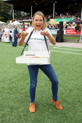 Nova Meierhenrich beim Benefiz-Fußballspiel Kicken mit Herz zu Gunsten der Kinderstation des UKE im Stadion Hoheluft. Hamburg, 06.09.2026