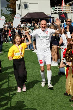 Peter Lohmeyer beim Benefiz-Fußballspiel Kicken mit Herz zu Gunsten der Kinderstation des UKE im Stadion Hoheluft. Hamburg, 06.09.2026