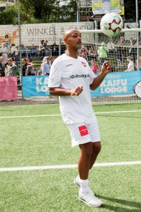 Patrick Abozen beim Benefiz-Fußballspiel Kicken mit Herz zu Gunsten der Kinderstation des UKE im Stadion Hoheluft. Hamburg, 06.09.2026