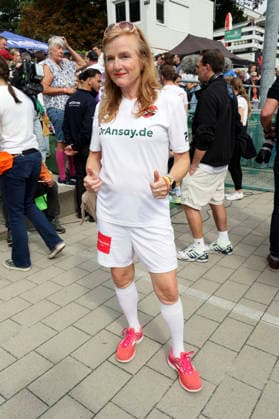 Nina Petri beim Benefiz-Fußballspiel Kicken mit Herz zu Gunsten der Kinderstation des UKE im Stadion Hoheluft. Hamburg, 06.09.2026