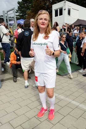 Nina Petri beim Benefiz-Fußballspiel Kicken mit Herz zu Gunsten der Kinderstation des UKE im Stadion Hoheluft. Hamburg, 06.09.2026