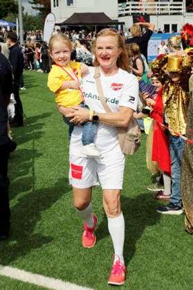 Nina Petri beim Benefiz-Fußballspiel Kicken mit Herz zu Gunsten der Kinderstation des UKE im Stadion Hoheluft. Hamburg, 06.09.2026