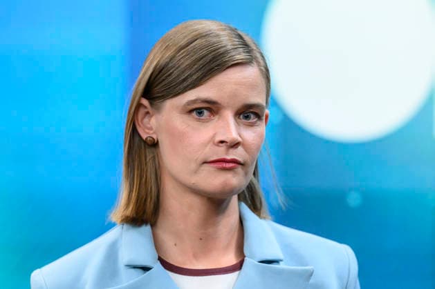 im Bild v.l.: Vera Wolfskämpf, Landeskorrespondentin Sachsen-Anhalt, RedaktionsNetzwerk Deutschland, GER, Berlin, Studio, zu Gast bei - Caren Miosga, Polittalk, TV, Format, Das Erste, aus Berlin Adlershof - am Studio 20, Thema: das Ergebnis und die Folgen der Landtagswahl in Sachsen-Anhalt, (Die AfD und die Landtagswahl in Sachsen-Anhalt) 06.09.2026, Copyright: HMBxMedia UwexKoch