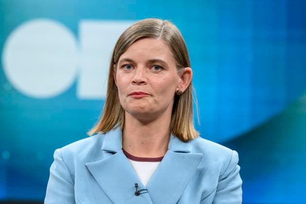 im Bild v.l.: Vera Wolfskämpf, Landeskorrespondentin Sachsen-Anhalt, RedaktionsNetzwerk Deutschland, GER, Berlin, Studio, zu Gast bei - Caren Miosga, Polittalk, TV, Format, Das Erste, aus Berlin Adlershof - am Studio 20, Thema: das Ergebnis und die Folgen der Landtagswahl in Sachsen-Anhalt, (Die AfD und die Landtagswahl in Sachsen-Anhalt) 06.09.2026, Copyright: HMBxMedia UwexKoch