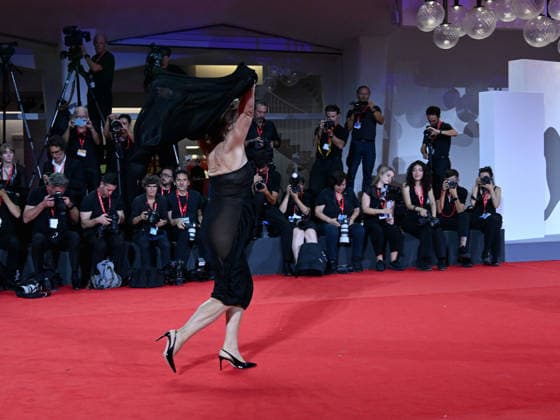 IPA88206106 - Venice, 83rd Venice International Film Festival 2026 - Night 5 - Filming Italy red carpet - Pictured: Monica Guerritore  Copyright: xManuelexMangiarottix xPoolxPhotoxEventsx08x 88206106