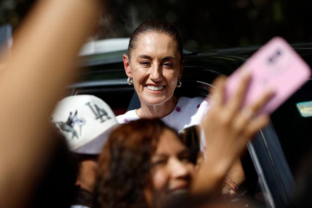 September 6, 2026, Saltillo, Coahuila, Mexico: Mexican President Claudia Sheinbaum poses for photos with supporters after delivering her second activity report at the Las Maravillas Park Auditorium. Saltillo Mexico - ZUMAo125 20260906_zip_o125_011 Copyright: xAntonioxOjedax