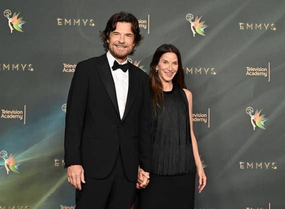 78th Emmy Awards Night 2 Jason Bateman and Amanda Anka in the press room at the 78th Emmy Awards Nigh1, held at the Peacock Theatre in Los Angeles, Ca. on September 6, 2026. Los Angeles Peacock Theatre California USA Copyright: xStarbuck xAFF-USA.COMx