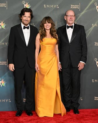 78th Emmy Awards Night 2 Jason Bateman, Linda Cardellini and Richard Jenkins in the press room at the 78th Emmy Awards Nigh1, held at the Peacock Theatre in Los Angeles, Ca. on September 6, 2026. Los Angeles Peacock Theatre California USA Copyright: xStarbuck xAFF-USA.COMx
