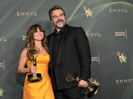 78th Emmy Awards Night 2 Linda Cardellini and David Harbour in the press room at the 78th Emmy Awards Night 2, held at the Peacock Theatre in Los Angeles, Ca. on September 6, 2026. Los Angeles Peacock Theatre California USA Copyright: xStarbuck xAFF-USA.COMx