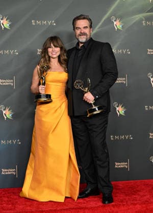 78th Emmy Awards Night 2 Linda Cardellini and David Harbour in the press room at the 78th Emmy Awards Night 2, held at the Peacock Theatre in Los Angeles, Ca. on September 6, 2026. Los Angeles Peacock Theatre California USA Copyright: xStarbuck xAFF-USA.COMx