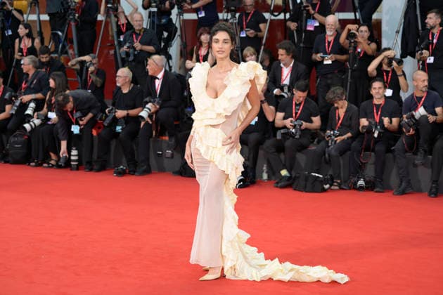Hombre al agua red carpet in Venice Lido, Italy - 6 Sept 2026 Debora Nascimento attends the red carpet of the movie Hombre al agua at Palazzo del cinema in Venice Lido for the 83rd Venice Film Festival. Venice Lido Italy Copyright: xMarioxCartellix xSOPAxImagesx _DSC9563