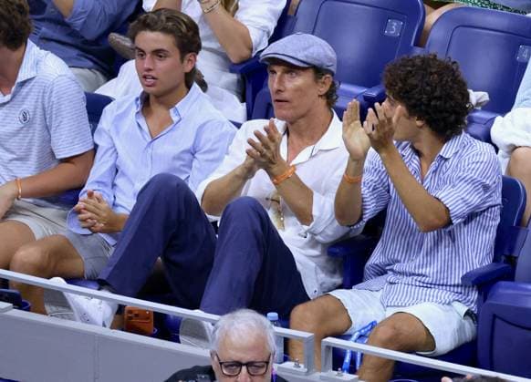 US Open - Matthew McConaughey And Son In The Stands Matthew McConaughey with his son Levi attend round of 16 at the US Open in New York, NY on September 7, 2026. Photo by Dylan Travis ABACAPRESS.COM New York NY United States  Copyright: xDylanxTravis ABACAx