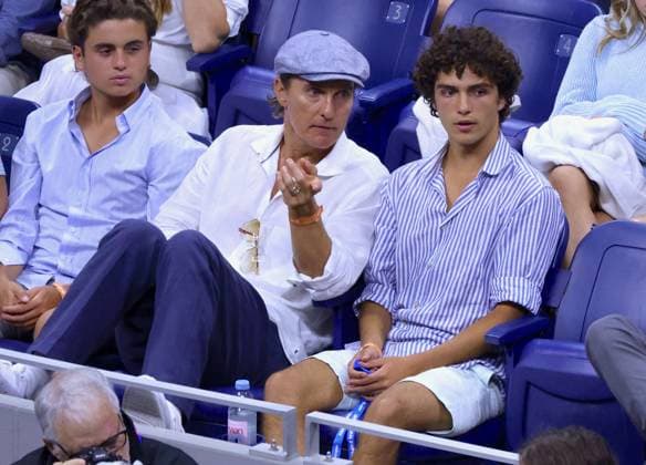 US Open - Matthew McConaughey And Son In The Stands Matthew McConaughey with his son Levi attend round of 16 at the US Open in New York, NY on September 7, 2026. Photo by Dylan Travis ABACAPRESS.COM New York NY United States  Copyright: xDylanxTravis ABACAx