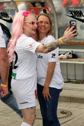 KICKEN MIT HERZ 2026 Belle La Donna, Nova Meierhenrich, Kicken mit Herz das Charity Fussballspiel zu Gunsten der Kinderstation des UKE im Stadion Hoheluft, Hamburg, 06.09.2026 Copyright: xEventpressxMPx