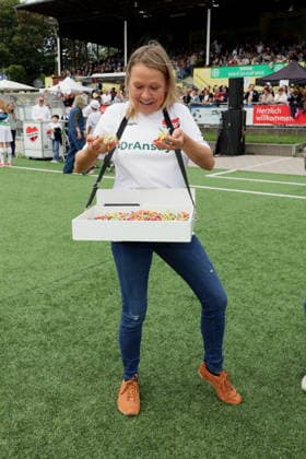 KICKEN MIT HERZ 2026 Nova Meierhenrich, Kicken mit Herz das Charity Fussballspiel zu Gunsten der Kinderstation des UKE im Stadion Hoheluft, Hamburg, 06.09.2026 Copyright: xEventpressxMPx