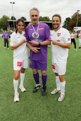 KICKEN MIT HERZ 2026 Lilli Hollunder, Tom Mir, Kostja Ullmann, Kicken mit Herz das Charity Fussballspiel zu Gunsten der Kinderstation des UKE im Stadion Hoheluft, Hamburg, 06.09.2026 Copyright: xEventpressxMPx