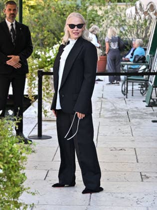 IPA88228408 - Venice, 83rd Venice International Film Festival 2026 - Day 6 - Arrivals at the Hotel Excelsior s pier. Pictured: Pamela Anderson  Copyright: xSIMONExCOMIx xx 88228408