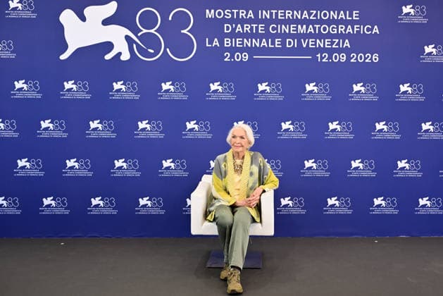 September 7, 2026, Venice, Rome, Italy: Ellen Burstyn, during the photocall for the Golden Lion for Lifetime Achievement, 83rd Venice Film Festival. Venice, September 7, 2026 Venice Italy  - ZUMAa289 20260907_zia_a289_003 Copyright: xMariaxLauraxAntonellix xAgfx