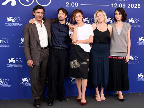 IPA88239806 - Venice, 83rd Venice International Film Festival 2026 Day 6 Photocall for *L™estranea* Pictured: Adriano Giannini, Paolo Strippoli, Jasmine Trinca, Valeria Bruni Tedeschi, Romana Maggiora Vergano  Copyright: xAlbertoxTerenghix xPoolxPhotoxEventsx08x IPA88239806