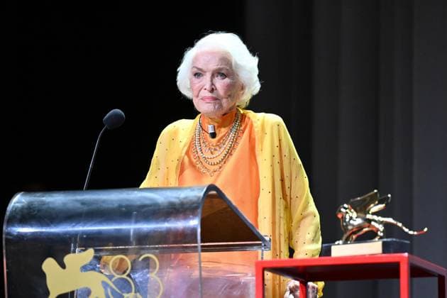 September 7, 2026, Venice, Rome, Italy: Ellen Burstyn receives the Golden Lion for Lifetime Achievement during the Golden Lion for Lifetime Achievement award ceremony at the 83rd Venice Film Festival. Venice, September 7, 2026 Venice Italy  - ZUMAa289 20260907_zia_a289_175 Copyright: xMariaxLauraxAntonellix xAgfx