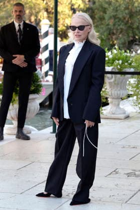 Pamela Anderson bei der Ankunft am Pier des Hotels Excelsior auf der Biennale di Venezia 2026 83. Internationale Filmfestspiele von Venedig. Venedig, 07.09.2026