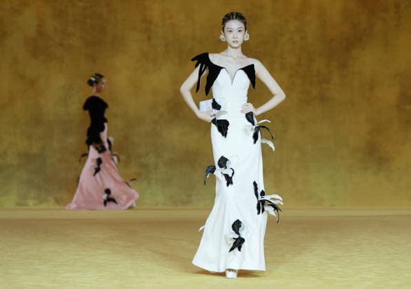 (260907) -- BEIJING, Sept. 7, 2026 -- A model presents a creation as part of the latest Haute Couture collection by Chinese designer Laurence Xu during the opening ceremony of SS2027 Beijing Fashion Week in Beijing, capital of China, Sept. 7, 2026. SS2027 Beijing Fashion Week kicked off on Monday. ) CHINA-BEIJING-SS2027 BEIJING FASHION WEEK-LAURENCE XU (CN) GaoxJing 