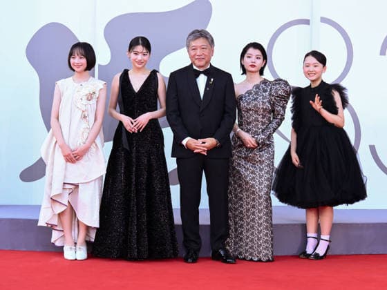 IPA88243255 - Venice, 83rd Venice International Film Festival 2026 - Night 6 - Red Carpet for the film LOOK BACK - Pictured: Furi Nanase, Natsuki Deguchi, Hirokazu Koreeda, Aju Makita, Rokka Okada  Copyright: xAlbertoxTerenghix xPoolxPhotoxEventsx08x IPA88243255