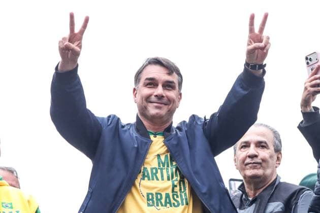 Presidential candidate Flavio Bolsonaro participates in a September 7th event on Paulista Avenue. Sao Paulo, SP. 07.09.2026 - Elections-2026 - Flavio Bolsonaro, presidential candidate for the PL party, during an Independence Day event calling for the removal of President Luiz Inacio Lula da Silva and Supreme Court Justice Alexandre de Moraes, on Paulista Avenue, in downtown Sao Paulo, this Monday, September 7, 2026.(Foto: Marina Uezima Brazil Photo Press Brazil Photo Press) INTERNATIONAL Sao Paulo Sao Paulo Brasil Copyright: xMarinaxUezimax