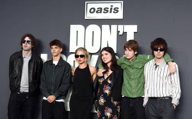 The UK premiere of Oasis: Don t Look Back in Anger at Cineworld Leicester Square, London. Lennon Gallagher, Donovan Gallagher, Anais Gallagher, Molly Gallagher, Sonny Gallagher and Gene Gallagher attend the UK premiere of Oasis: Don t Look Back In Anger at Cineworld Leicester Square on September 07, 2026. London Cineworld Leicester Squrae UK Copyright: xFredxDuvalx