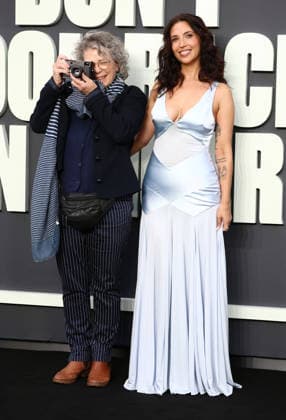 The UK premiere of Oasis: Don t Look Back in Anger at Cineworld Leicester Square, London. Jill Furmanovsky and guest attend the UK premiere of Oasis: Don t Look Back In Anger at Cineworld Leicester Square on September 07, 2026. London Cineworld Leicester Squrae UK Copyright: xFredxDuvalx