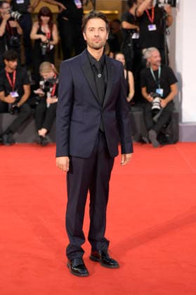 L estranea red carpet in Venice Lido - 07 Sep 2026 Paolo Strippoli attends the red carpet of movie L estranea during the 83rd Venice Film Festival at Palazzo del Cinema. Venice Lido Italy Copyright: xMarioxCartellix xSOPAxImagesx _DSC0971