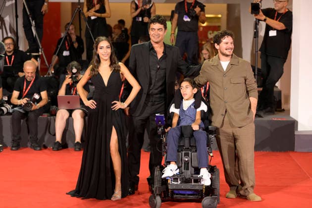 September 7, 2026, Venice Lido, Italy: Riccardo Scamarcio (l), Andrea Aggio (c) and Tommaso Landucci (r) attend the red carpet of movie I Figli della scimmia during the 83rd Venice Film Festival at Palazzo del Cinema. Venice Lido Italy - ZUMAs197 20260907_aaa_s197_237 Copyright: xMarioxCartellix